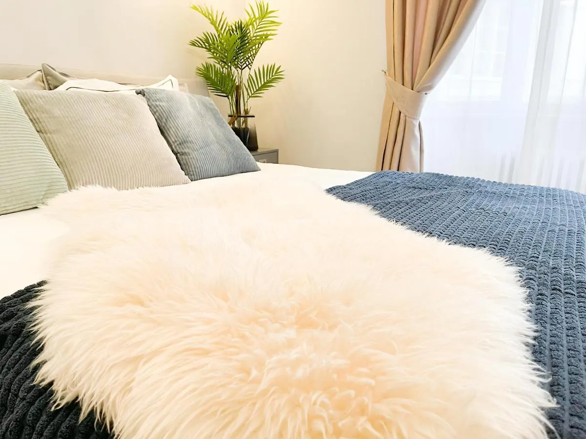 Apartment Downtown Deak-Ferris Wheel Luxury Home Budapest